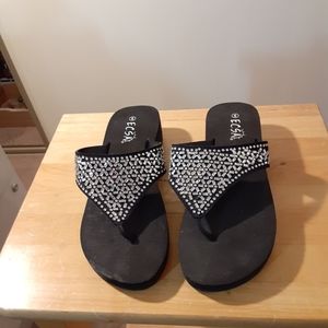 3X20.  Women's Sandals